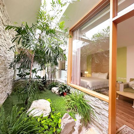 לינה וארוחת בוקר ג'יאושי Yage Hotspring House מראה חיצוני תמונה