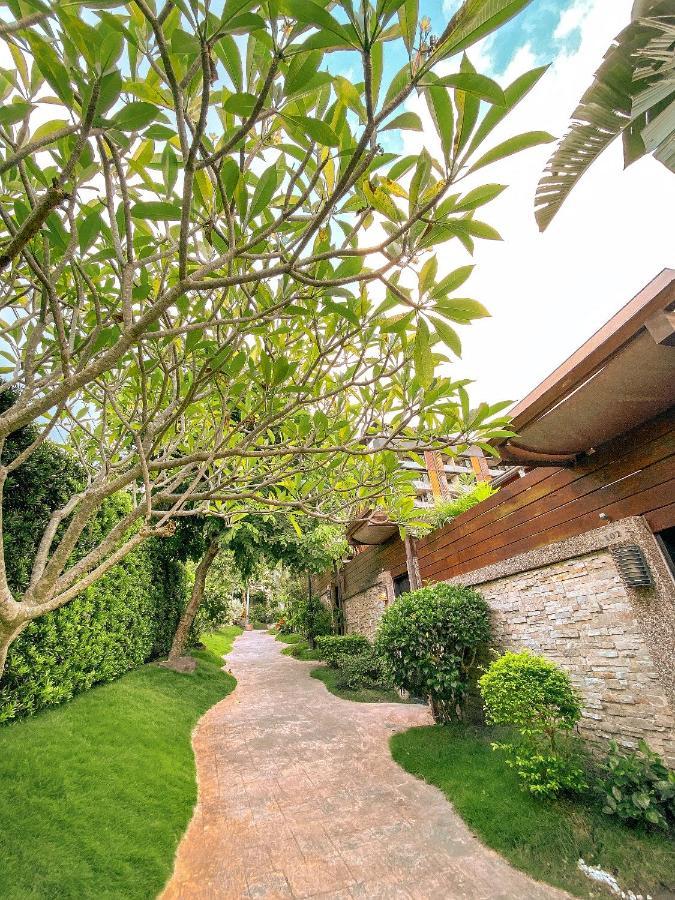 לינה וארוחת בוקר ג'יאושי Yage Hotspring House מראה חיצוני תמונה