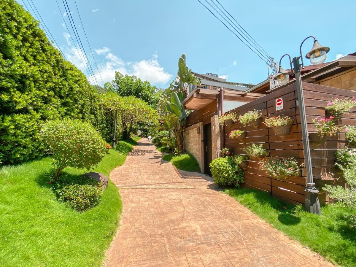 לינה וארוחת בוקר ג'יאושי Yage Hotspring House מראה חיצוני תמונה