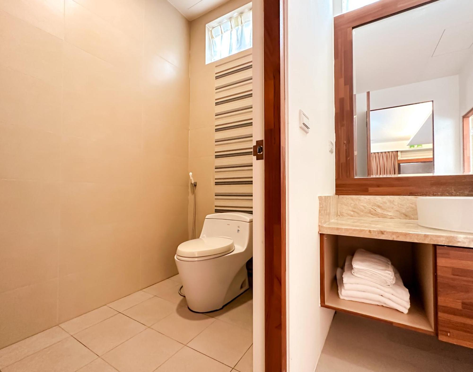 לינה וארוחת בוקר ג'יאושי Yage Hotspring House מראה חיצוני תמונה