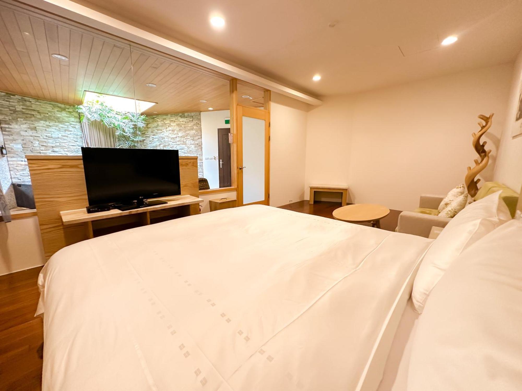 לינה וארוחת בוקר ג'יאושי Yage Hotspring House מראה חיצוני תמונה