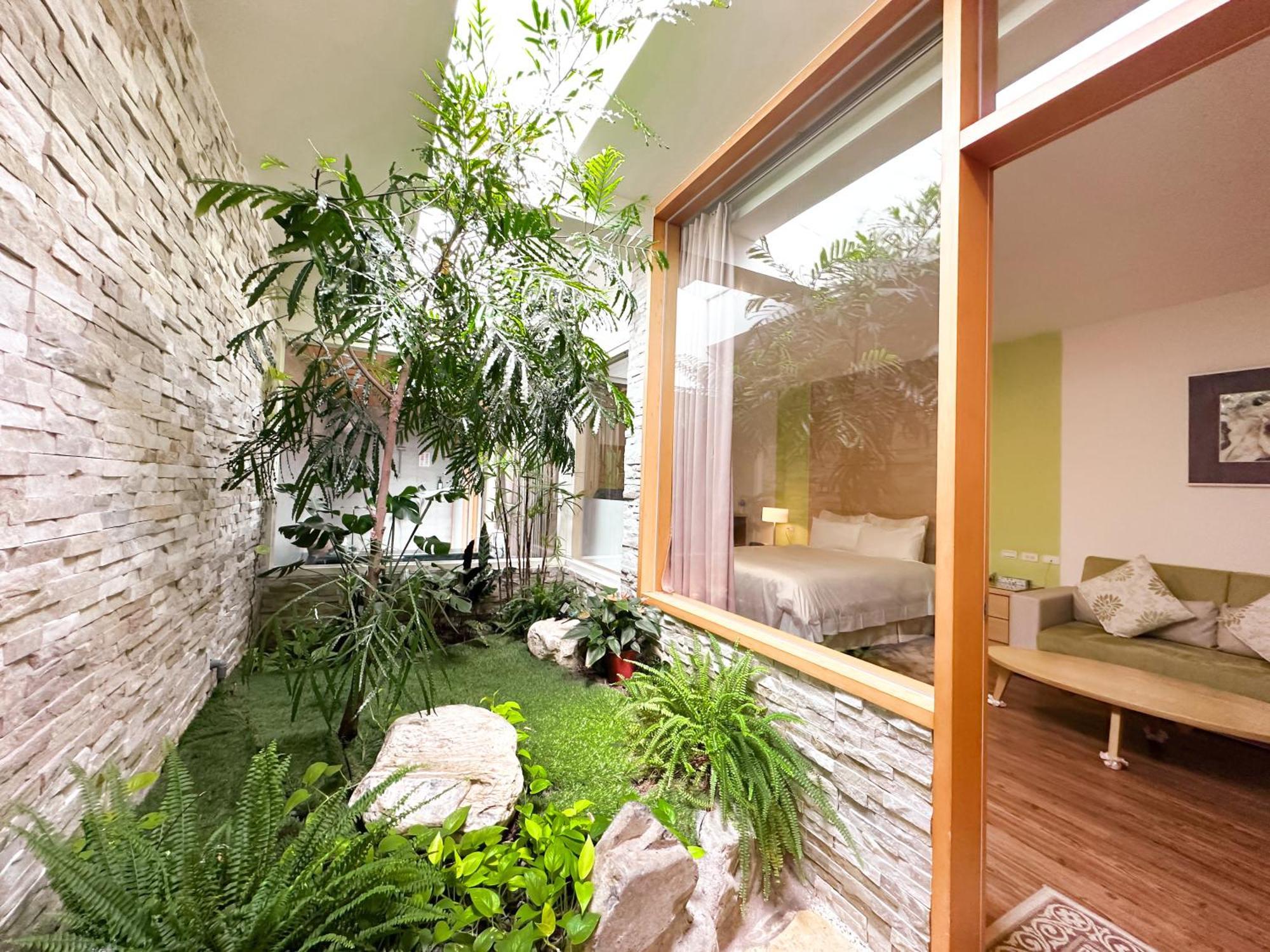 לינה וארוחת בוקר ג'יאושי Yage Hotspring House מראה חיצוני תמונה